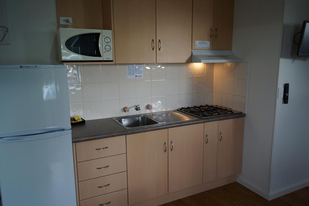 Lake Albert Caravan Park Hotel Meningie Room photo