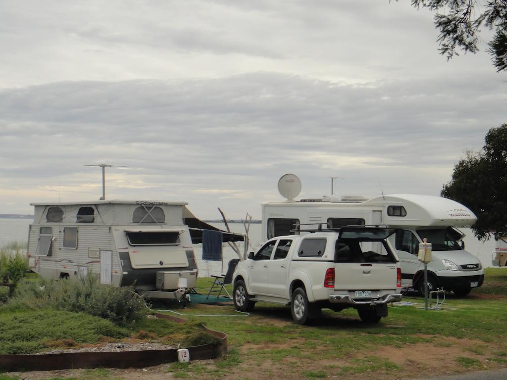 Lake Albert Caravan Park Hotel Meningie Exterior photo